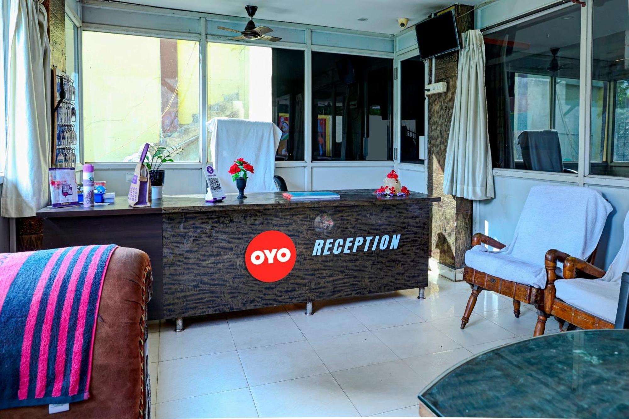Oyo Royal Visakha Beach Guest House Вішакхапатнам Екстер'єр фото